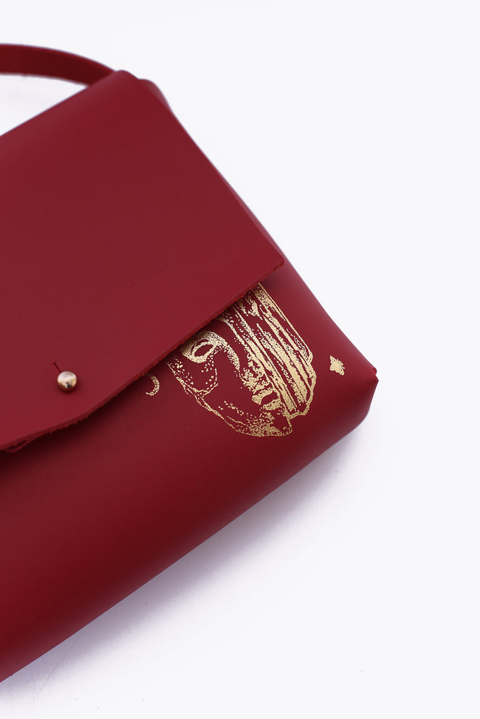 Juno x Reuben Sawyer en Rojo Bermellón - Chachastudio®